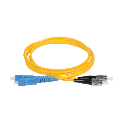 Патч-корд оптический коммутационный переходной для одномодового кабеля (SM); 9/125 (OS2); SC/UPC-FC/UPC; двойного исполнения (Duplex); LSZH (дл.1м) ITK FPC09-SCU-FCU-C2L-1M